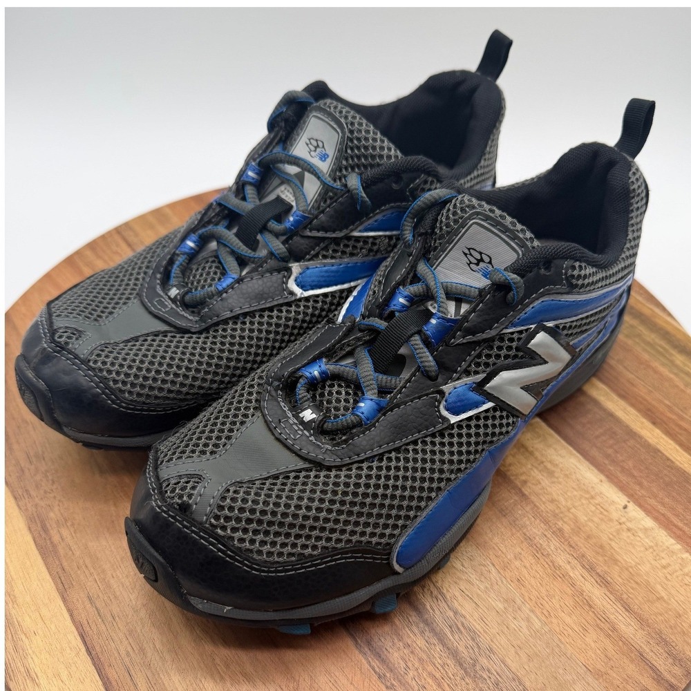 New Balance 900 Boy's‎ SIze 5 Trail Running Shoes Black Blue Grey  0411